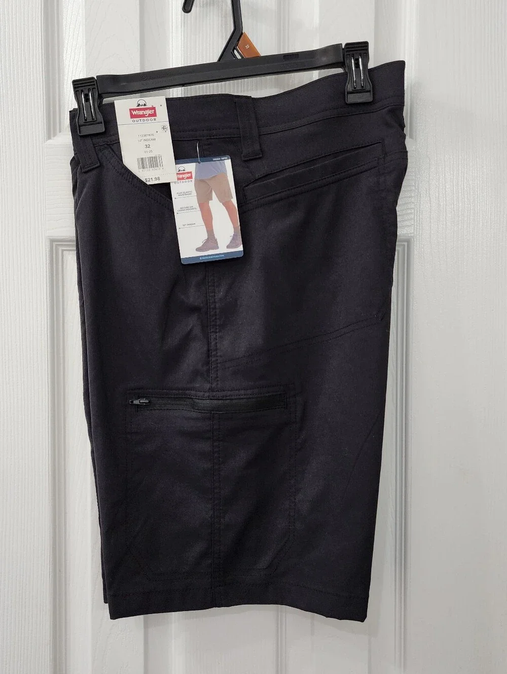 Men's Wrangler Black Cargo Shorts with Zip Pocket Detail Size: 32